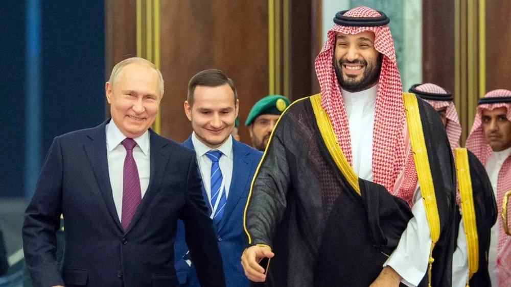 https://www.mikro-makro.net/uluslararasi-tutuklama-emrine-ragmen-putin-bae-ve-suudi-arabistani-ziyaret-etti