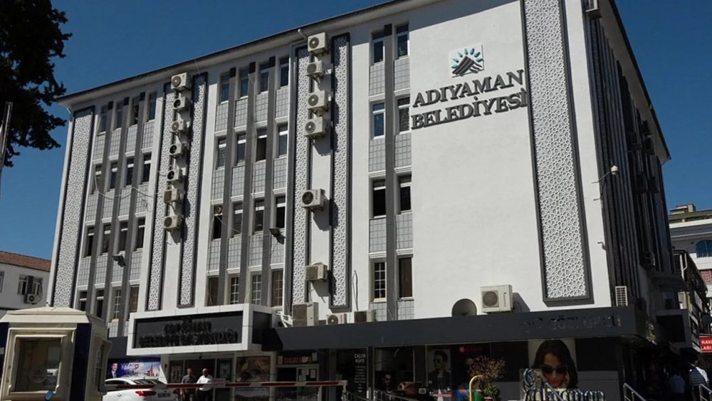 https://www.mikro-makro.net/bir-chpli-belediye-baskani-daha-gozaltina-alindi
