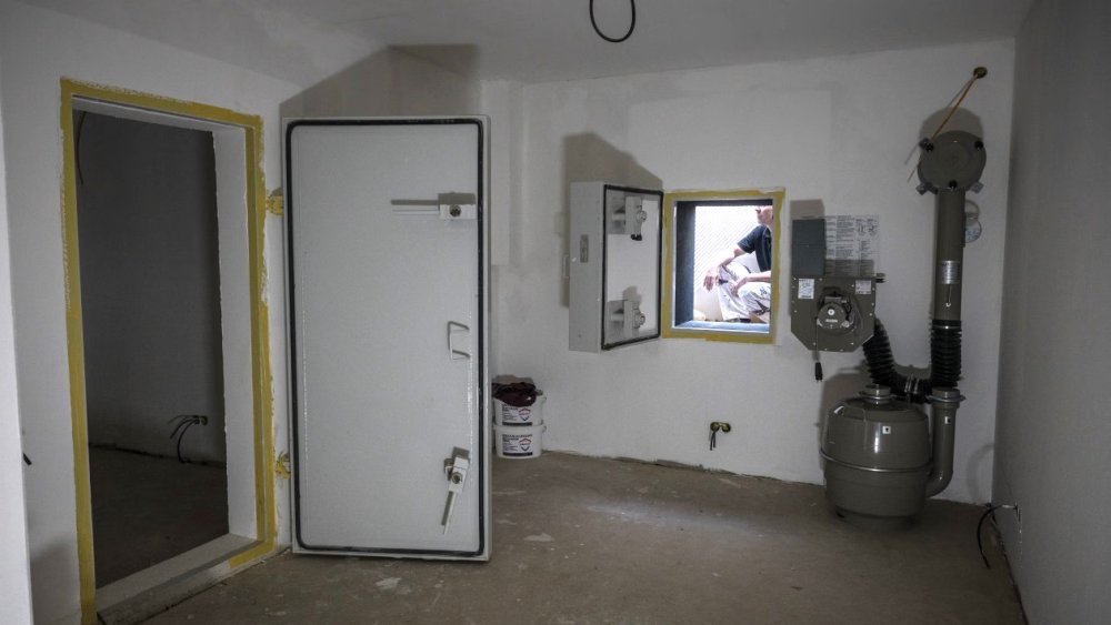 https://www.mikro-makro.net/almanya-olasi-bir-savasa-hazirlik-icin-2026-sonuna-1-milyon-kisiye-siginak-saglayacak