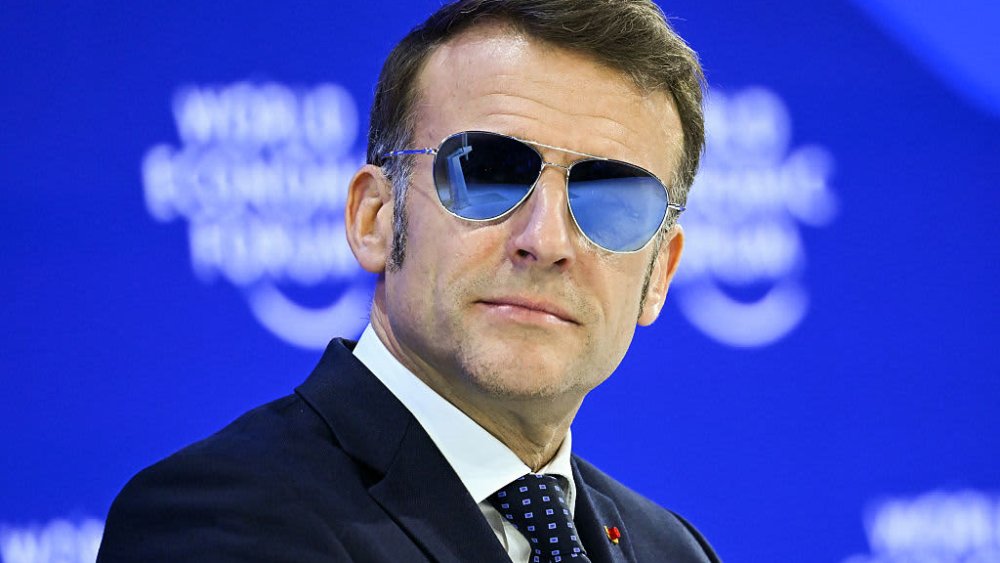 https://www.mikro-makro.net/emmanuel-macron-guclunun-yasasininreddedilmesi-cagrisinda-bulundu