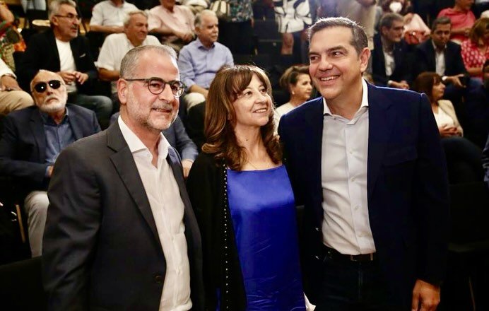 Kıbrıslı Türk şair Neşe Yaşın Nikiforidis Uluslararası Barış Ödülü’nü aldı