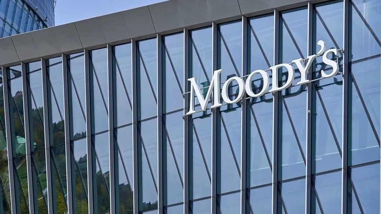 Moody’s güney Kıbrıs’ın kredi notunu 2 derece birden yükseltti