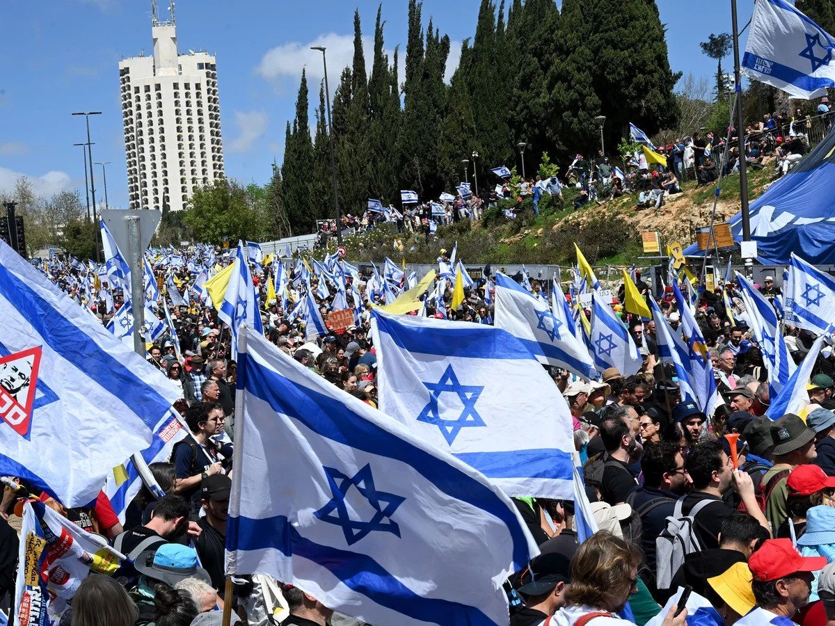 Netanyahu'yu protesto eden İsrailli göstericiler: ‘İsrail Türkiye değil, İsrail İran değil’ 