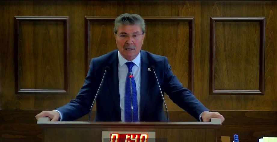 Bakanlar Kurulu’nca 'başörtüsü' tüzüğü geri çekildi