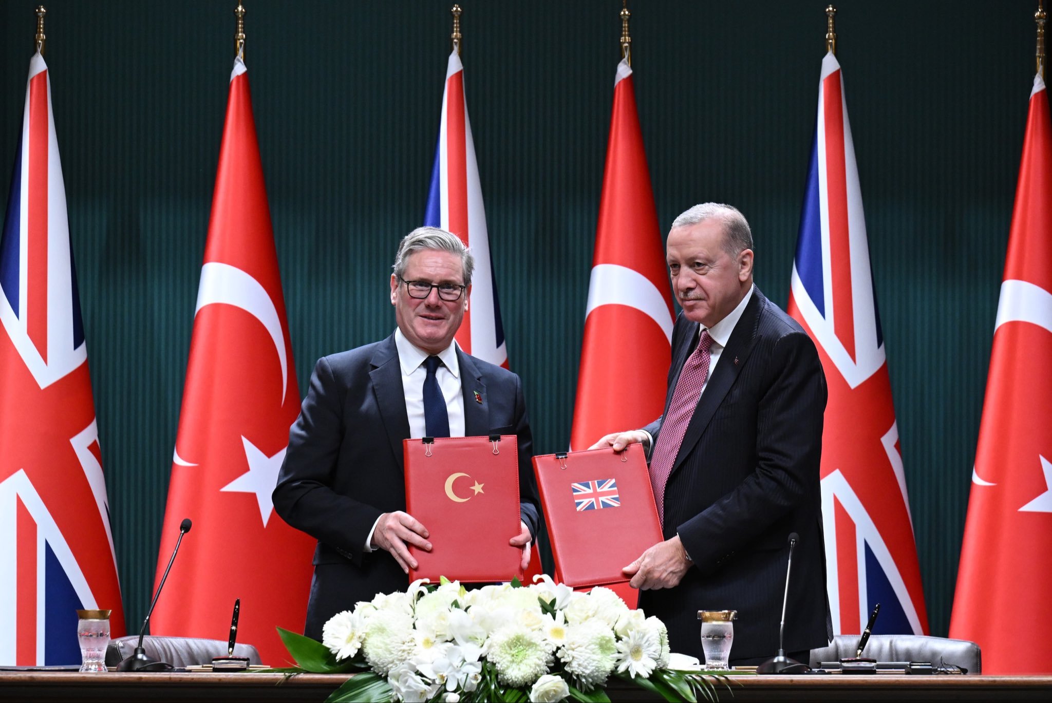 The Guardian gazetesi ‘insan hakları endişelerine’ rağmen Türkiye’ye Typhoon satışını eleştirdi