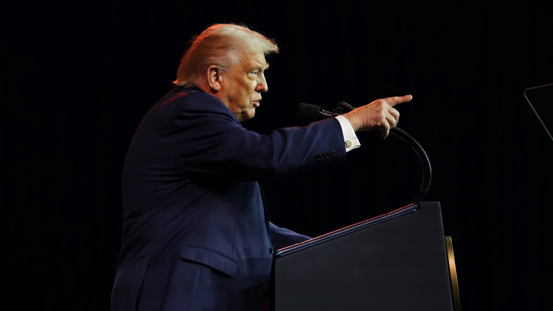 Trump Küba'yı tehdit etti: ‘Küba'ya artık Venezuela’dan petrol veya para yok!’