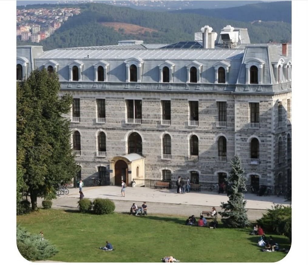 Türkiye: Boğaziçi Üniversitesi TOMA ve çevik kuvvetle kuşatıldı